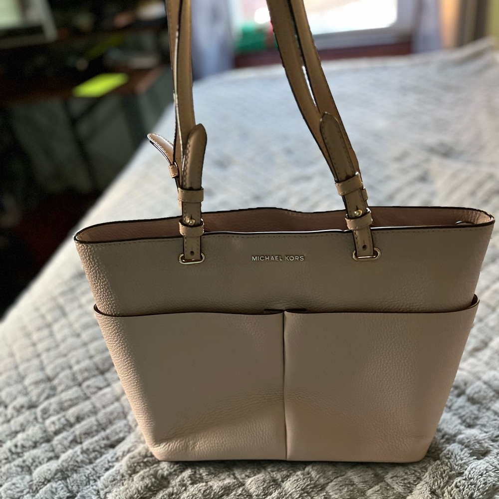 Soft pink soft leather Michael Kors bag